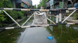Warga Bringinbendo Sidoarjo Resah, Jalan Tergenang Air Berhari-hari Sebabkan Ekonomi Lumpuh