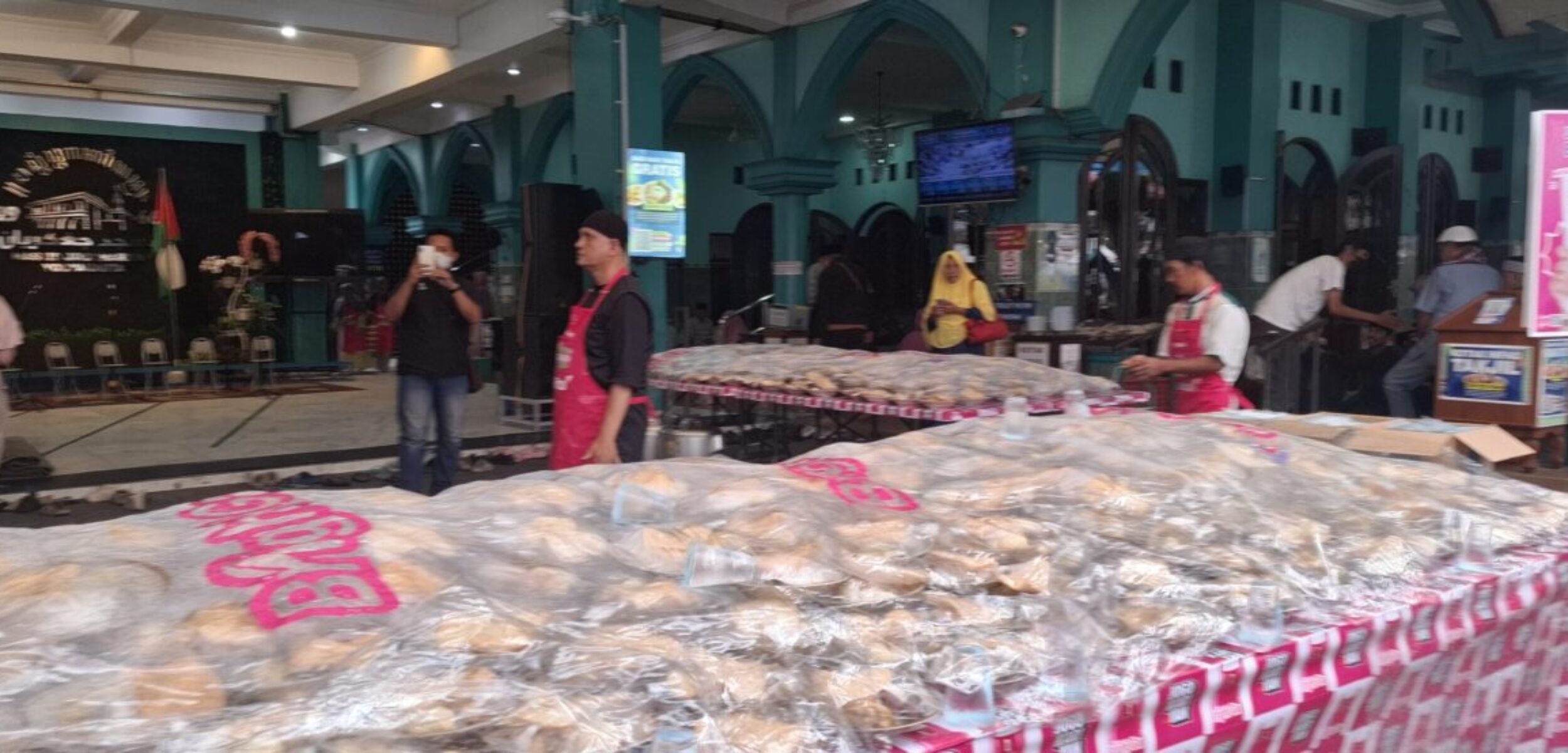 IMG 20260218 WA0243 2 Kampung Ramadan Jogokariyan kembali digelar yang dibuka pada Rabu (18/2/2026). (Hadid Husaini/kabarterdepan.com)