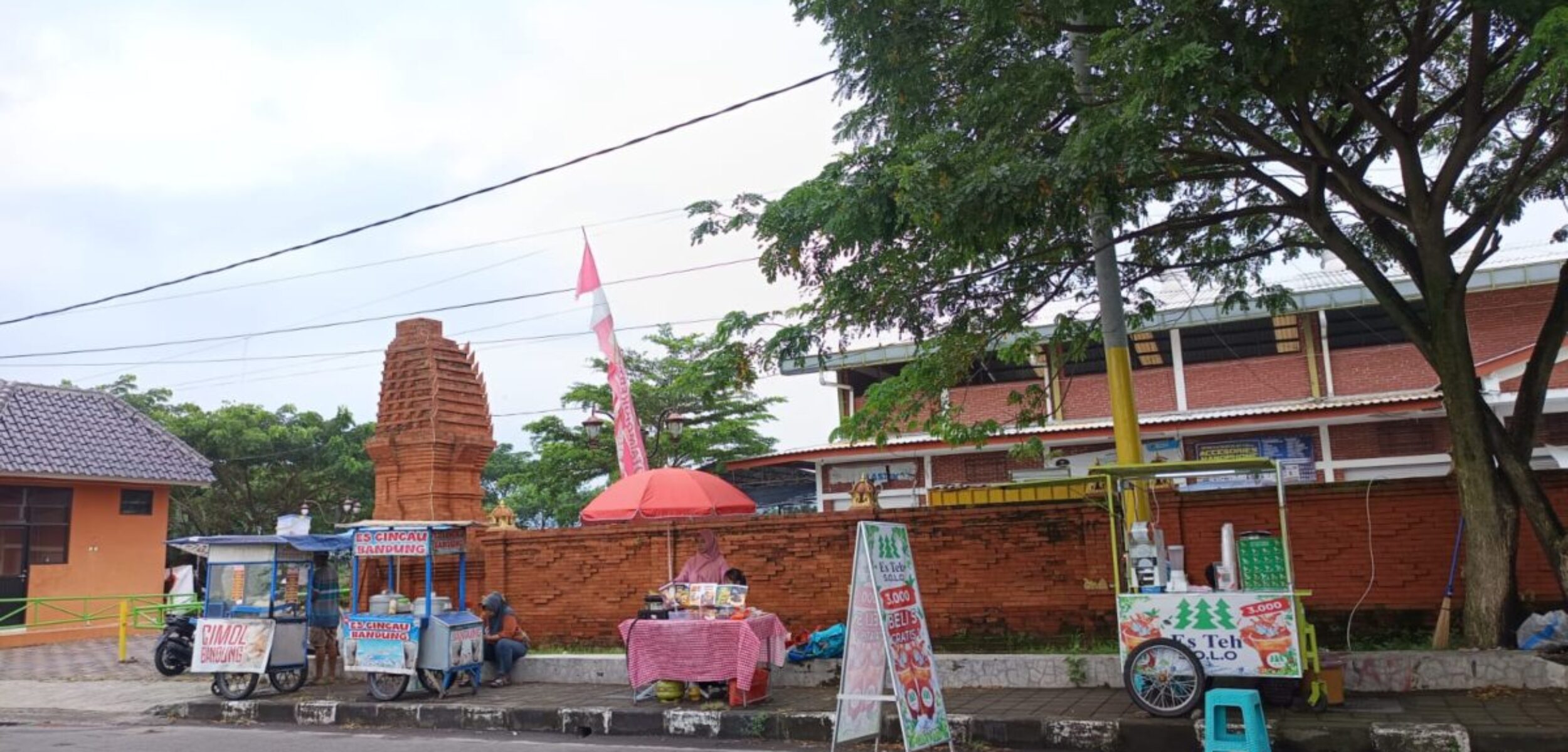 Pasar Ketidur Mojokerto: Surga Takjil dan Ngabuburit