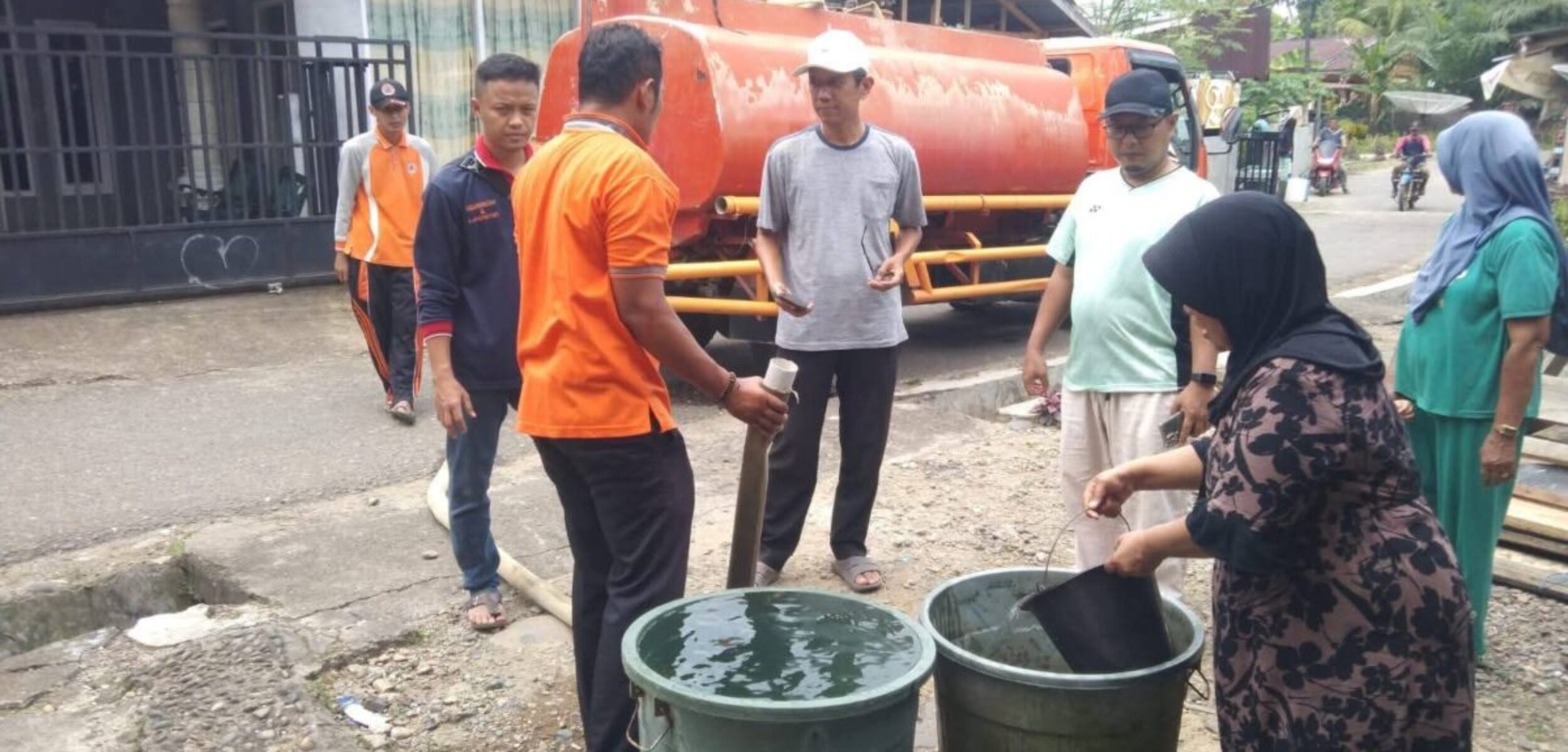 IMG 20260221 WA0132 1 Bantuan air bersih Pemkab Dharmasraya. (Andika Putra/kabarterdepan.com)