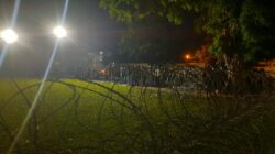 Demo Memanas di Mapolda DIY, Massa Jebol Gerbang Timur