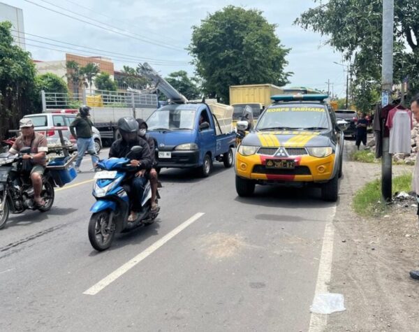 Laka Lantas Mojokerto: Pemotor Tewas Akibat Tabrak Truk Parkir
