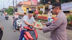 Video Bagi Takjil Kapolsek Banyuates Tuai Kritik, Pengendara Tak Pakai Helm hingga Kendaraan Tak Menggunakan Pelat Nomor