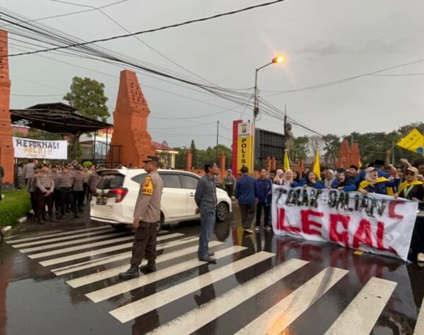 PMII Mojokerto Desak Pengusutan Tambang Ilegal, Sempat Blokade Jalan