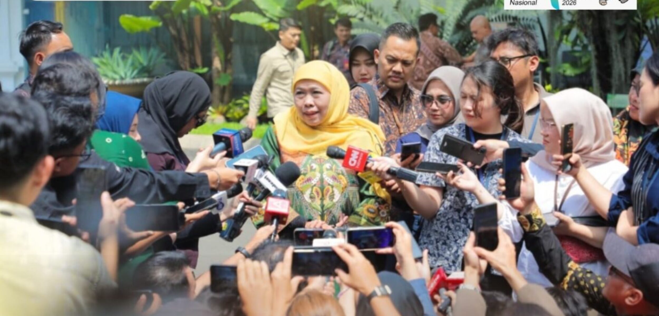 Gubernur Jawa Timur Khofifah Indar Parawansa mengajak seluruh insan pers terus menghadirkan karya jurnalistik yang berkualitas.