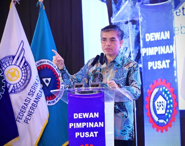 Menaker Minta Anggota Serikat Buruh Punya Minimal 1 Sertifikat 