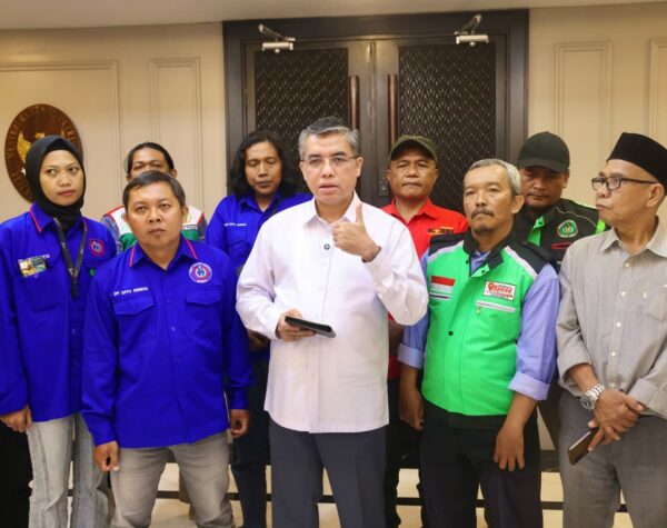 Gebrakan Baru Menaker: Iuran BPJS Ojol Dipangkas Drastis 50 Persen!
