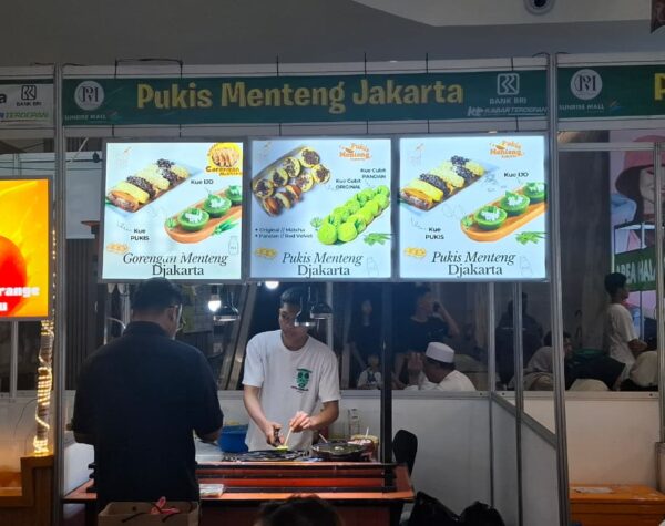 Pukis Menteng Djakarta: Kelezatan Jajanan Legendaris yang Maniskan Festival Kuliner Mojokerto
