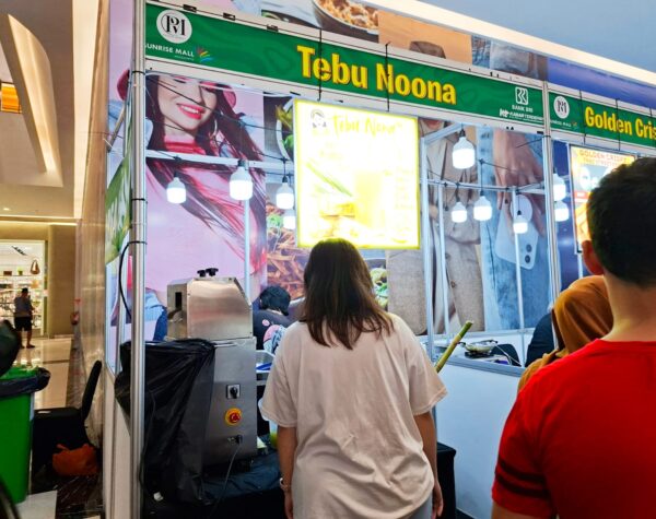 Tebu Nona Perdana Hadir di Festival Kuliner Viral Se-Asia Chapter 4 Mojokerto, Es Tebu Jadi Buruan Pengunjung