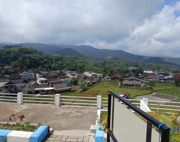 Pom Bensin di Pacet Viral, Tawarkan Panorama Alam Pegunungan Menenangkan