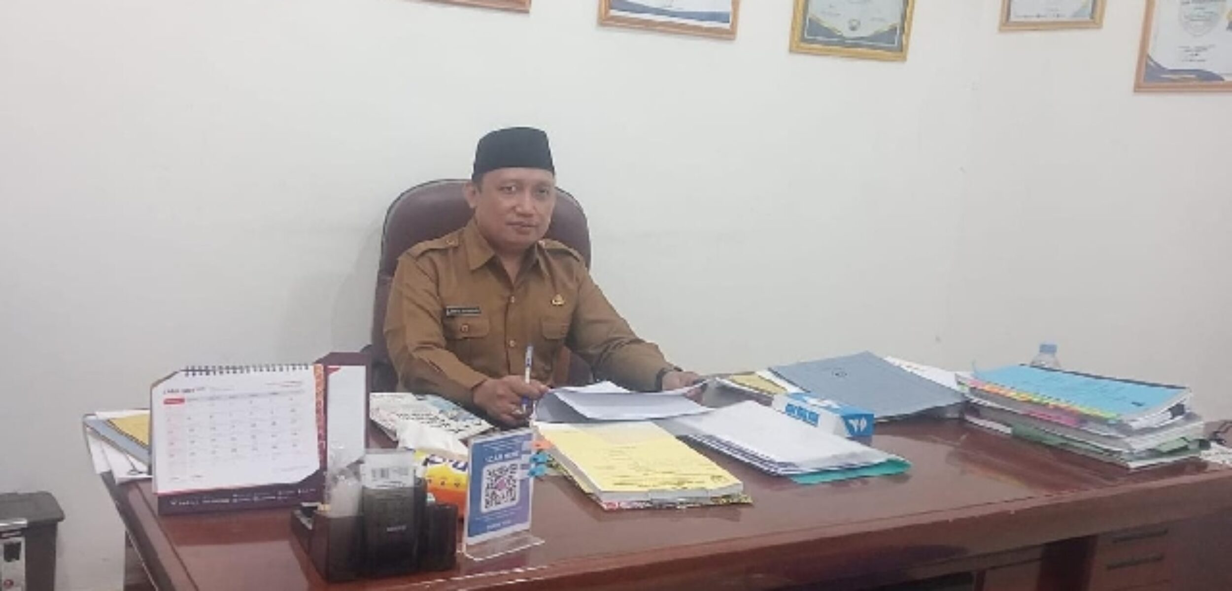 Plt Kepala Dinas Koperasi, Perindustrian, Dan Perdagangan (Diskopindag), Zaiful Muqaddas saat ditemui di ruangannya (fais/kabarterdepan.com)