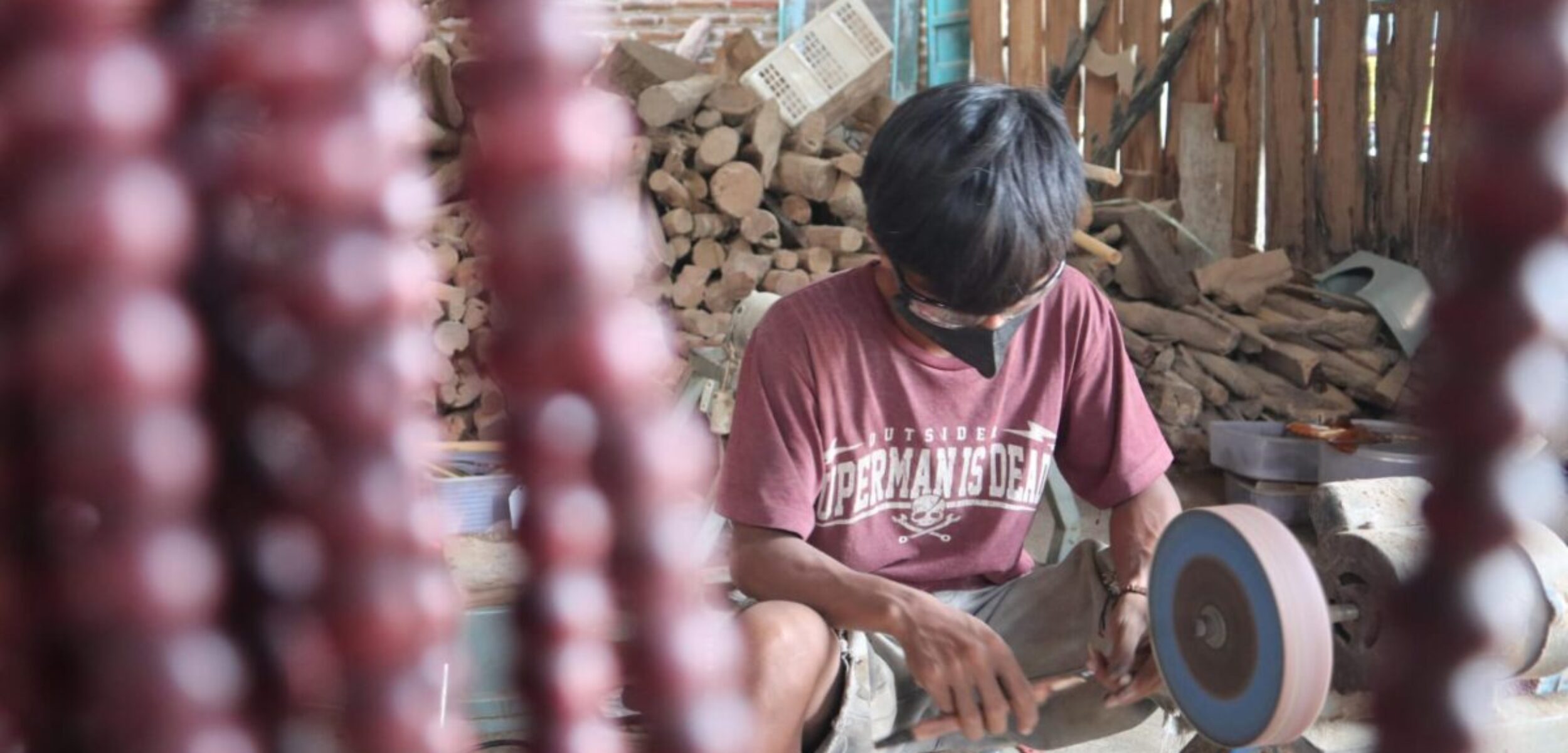 Tasbih Gaharu dan Cendana Jombang Ini Jadi Aroma Terapi Pereda Stress