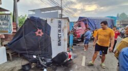 Diduga Mengantuk, Truk Gandeng Bermuatan 50 Ton Oleng Tabrak Tiga Kendaraan di Mojokerto