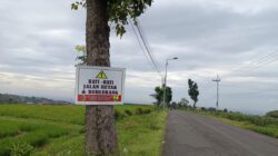 Jalan Raya Gondang-Pacet Mojokerto Rusak, Pengendara Terancam Bahaya