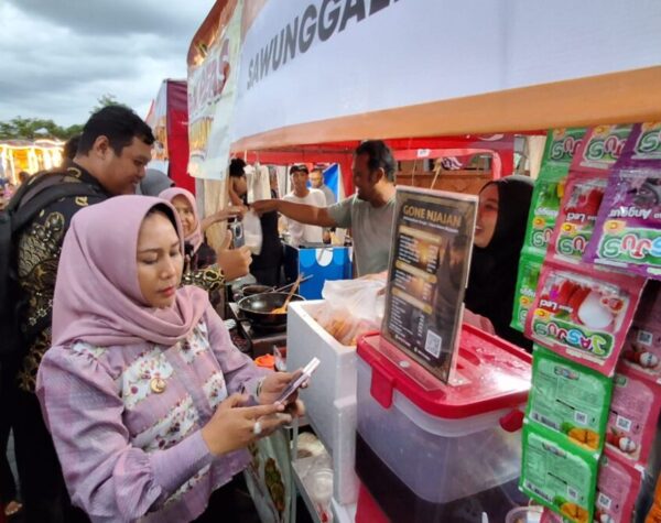 Pasar Takjil Ketidur Diserbu Warga, Ratusan UMKM Ramaikan Ramadan di Kota Mojokerto
