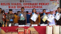 Operasi Pekat Polres Dharmasraya Amankan Puluhan Botol Miras hingga Narkoba