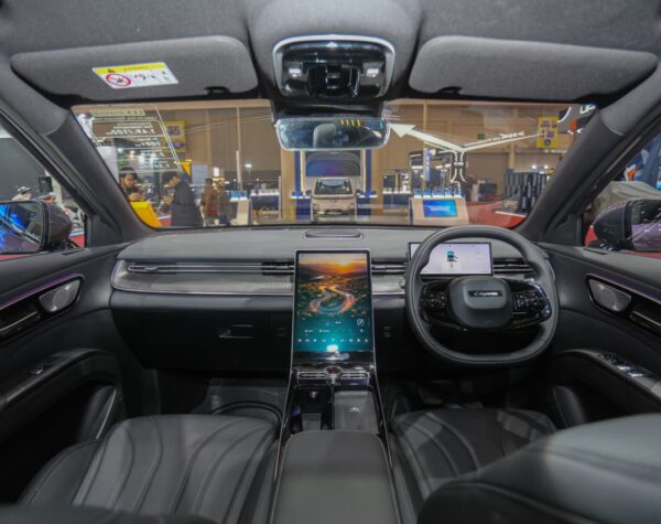 WhatsApp Image 2026 03 02 at 11.48.01 1 LEPAS L8